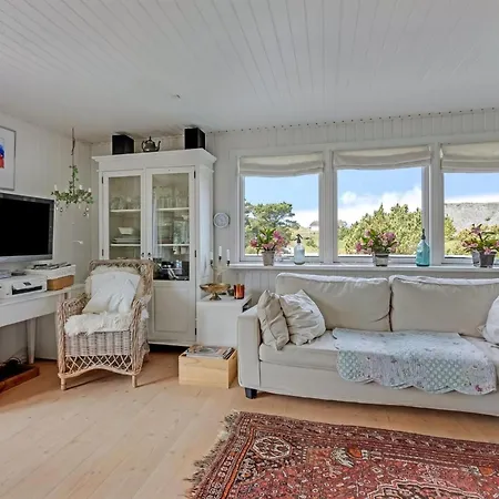 Eila - 1km From The Sea By Interhome Nyaraló