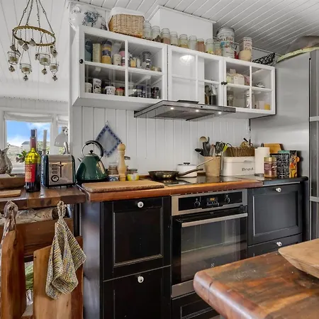 Eila - 1km From The Sea By Interhome Nyaraló